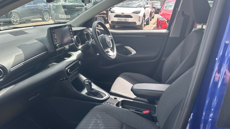 Toyota Yaris 1.5 Hybrid Design 5dr CVT Hybrid Hatchback